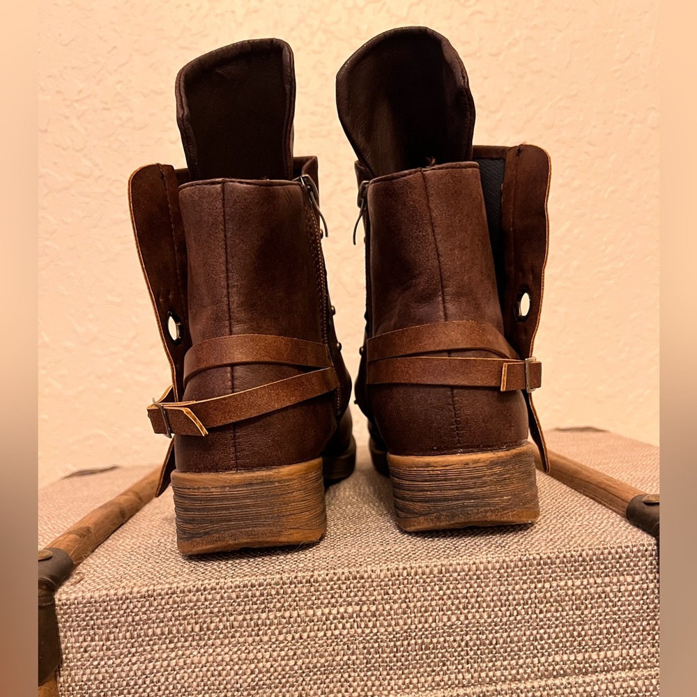 Brown wide ankle slip on boots- Size 8 - Picture 4 of 7